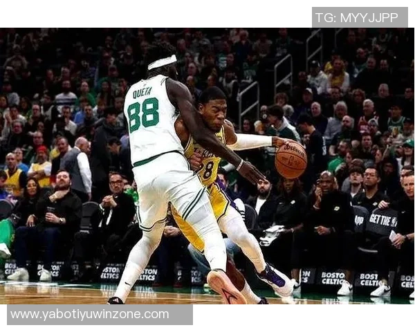 普尔全场表现低迷仅得5分三分球垃圾时间发力展现风采