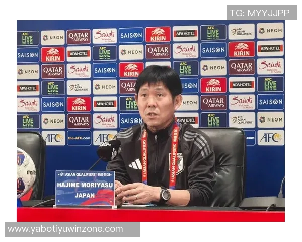 森保一赛后发布会长达47分钟向记者比心展现亲和力